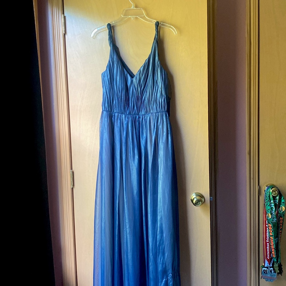 Vera wang gown size 14